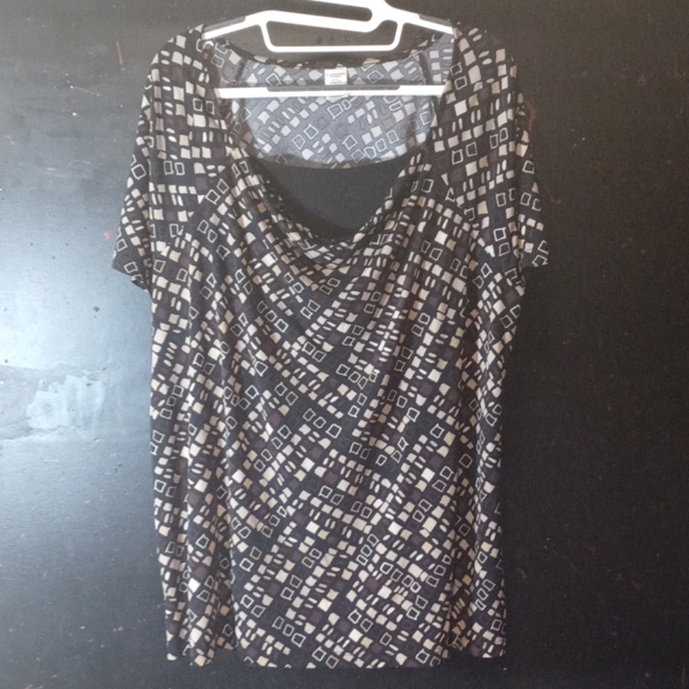Stretchy shirt with brown and tan squares design